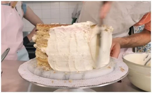 Make the Pink Raspberry & White Chocolate Buttercream Frostings